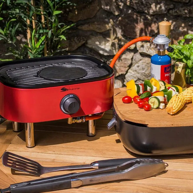 Mini barbacoa — Mini barbacoa portátil roja